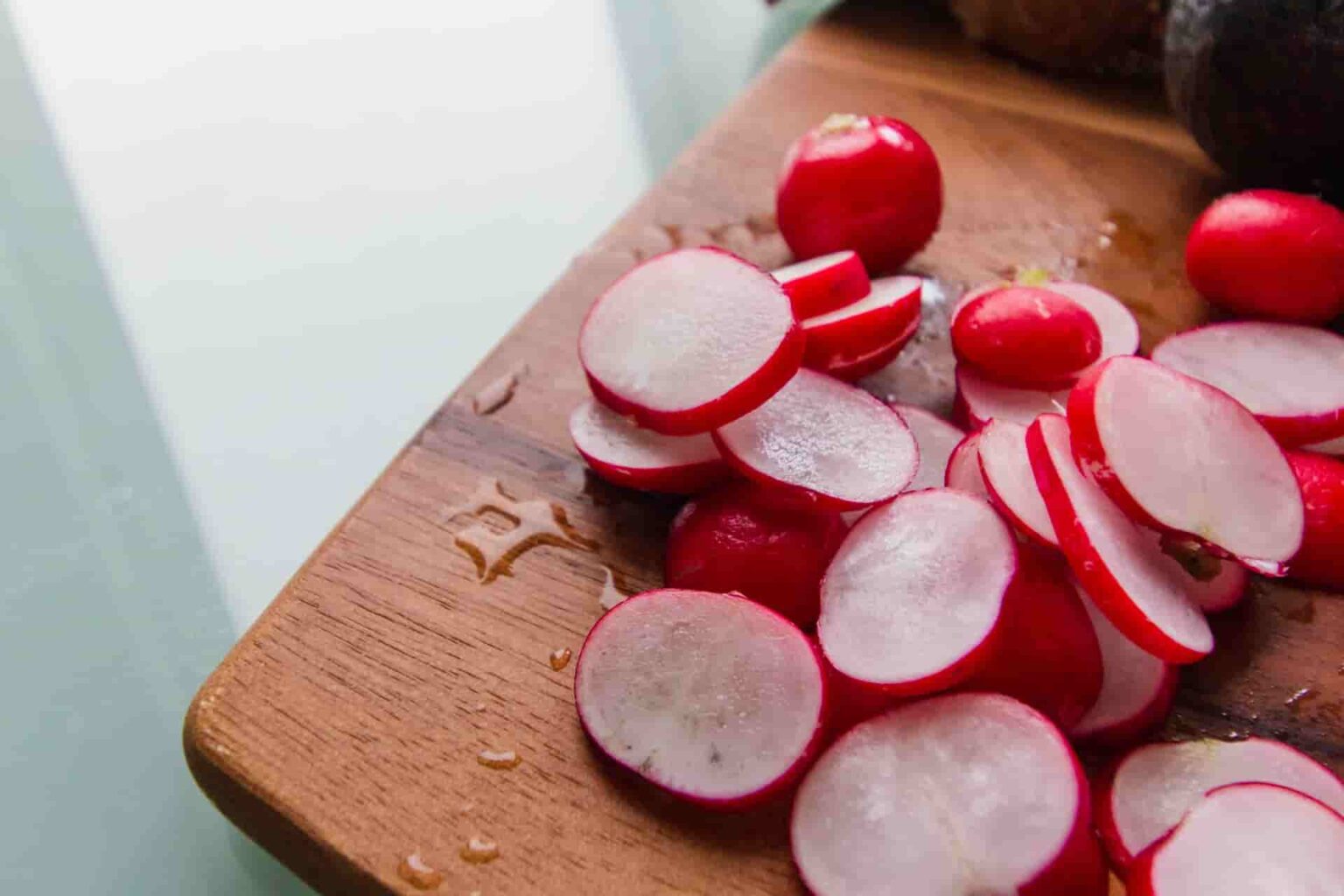 Can Rabbits Eat Radishes? Complete Health Guide & Issues